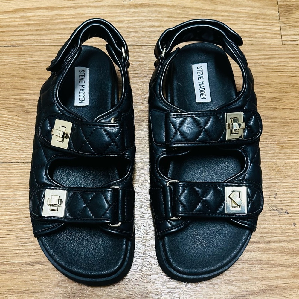 STEVE MADDEN Margie Black Quilted Sandals